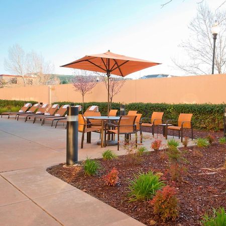 Courtyard By Marriott Sacramento Folsom Hotell Exteriör bild