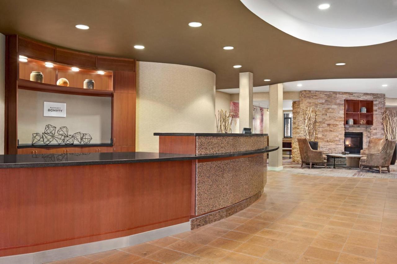 Courtyard By Marriott Sacramento Folsom Hotell Exteriör bild