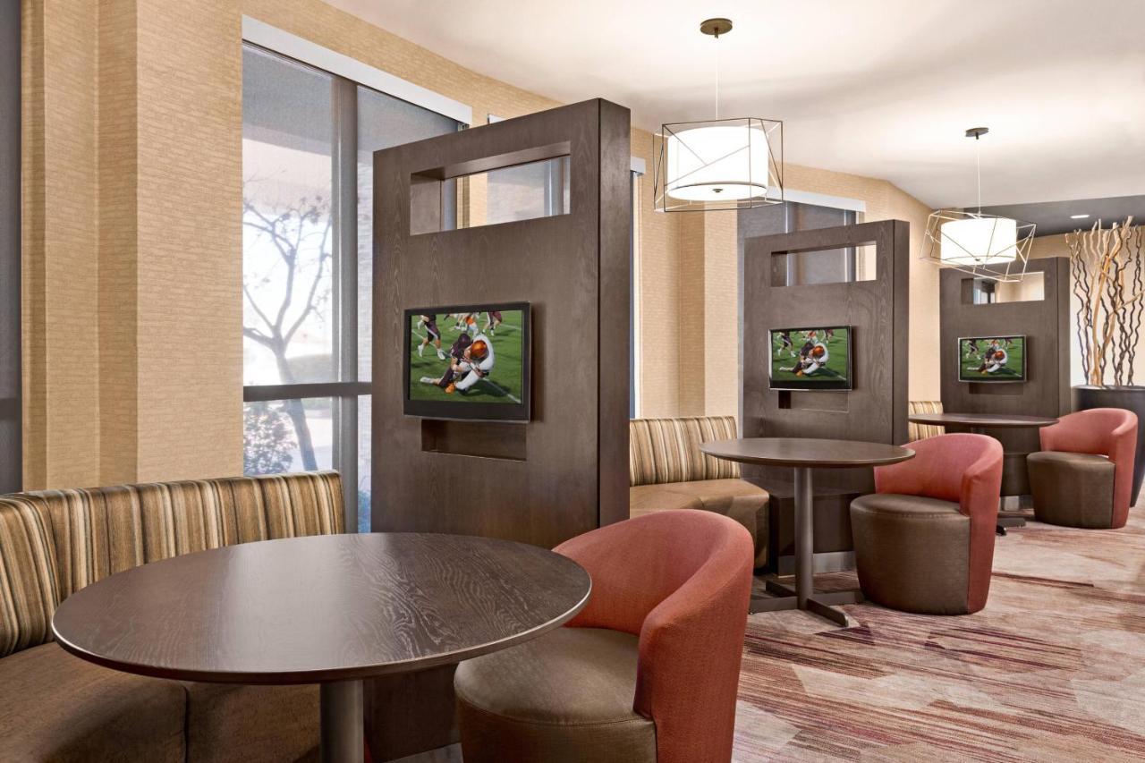Courtyard By Marriott Sacramento Folsom Hotell Exteriör bild