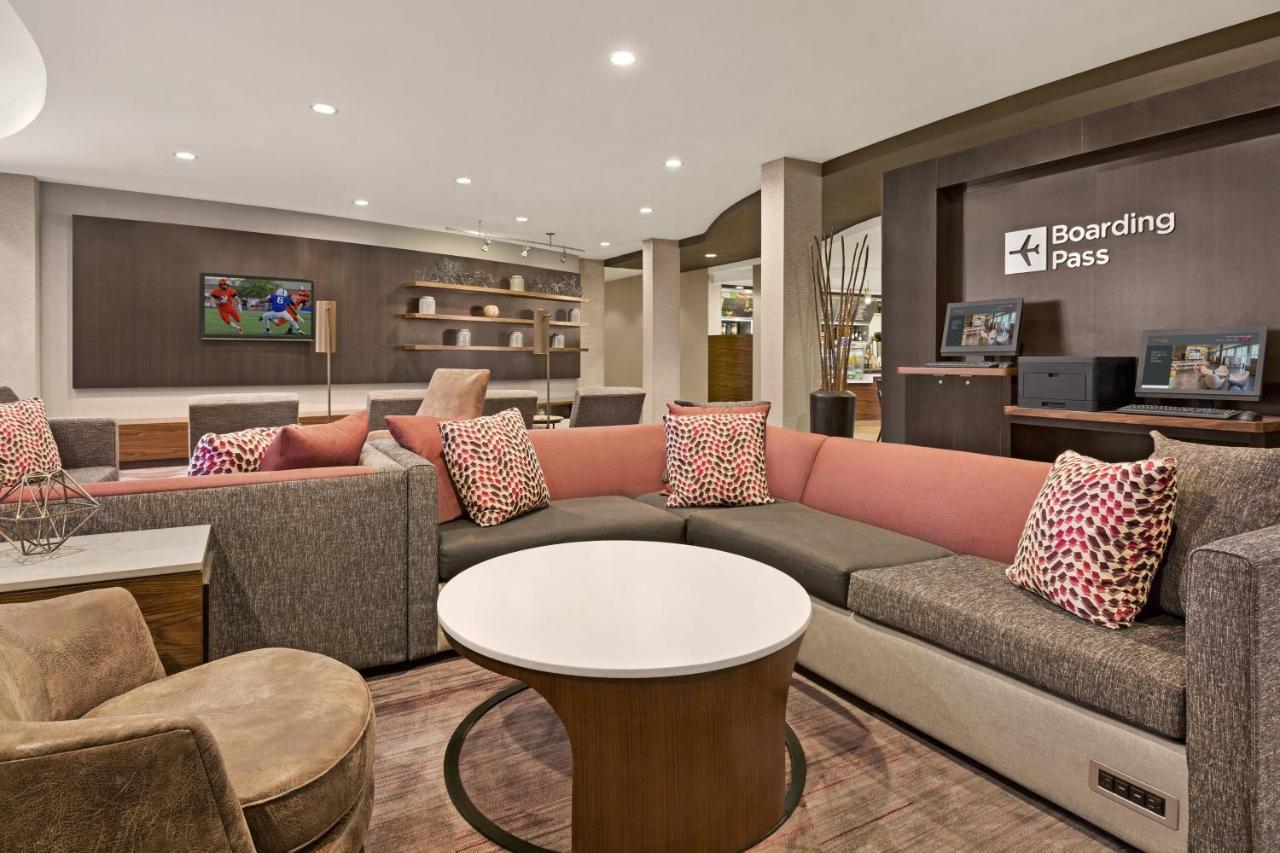 Courtyard By Marriott Sacramento Folsom Hotell Exteriör bild