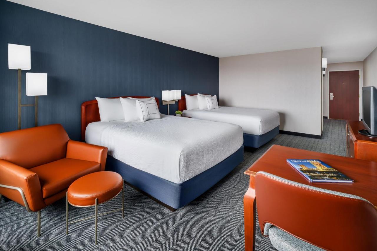 Courtyard By Marriott Sacramento Folsom Hotell Exteriör bild