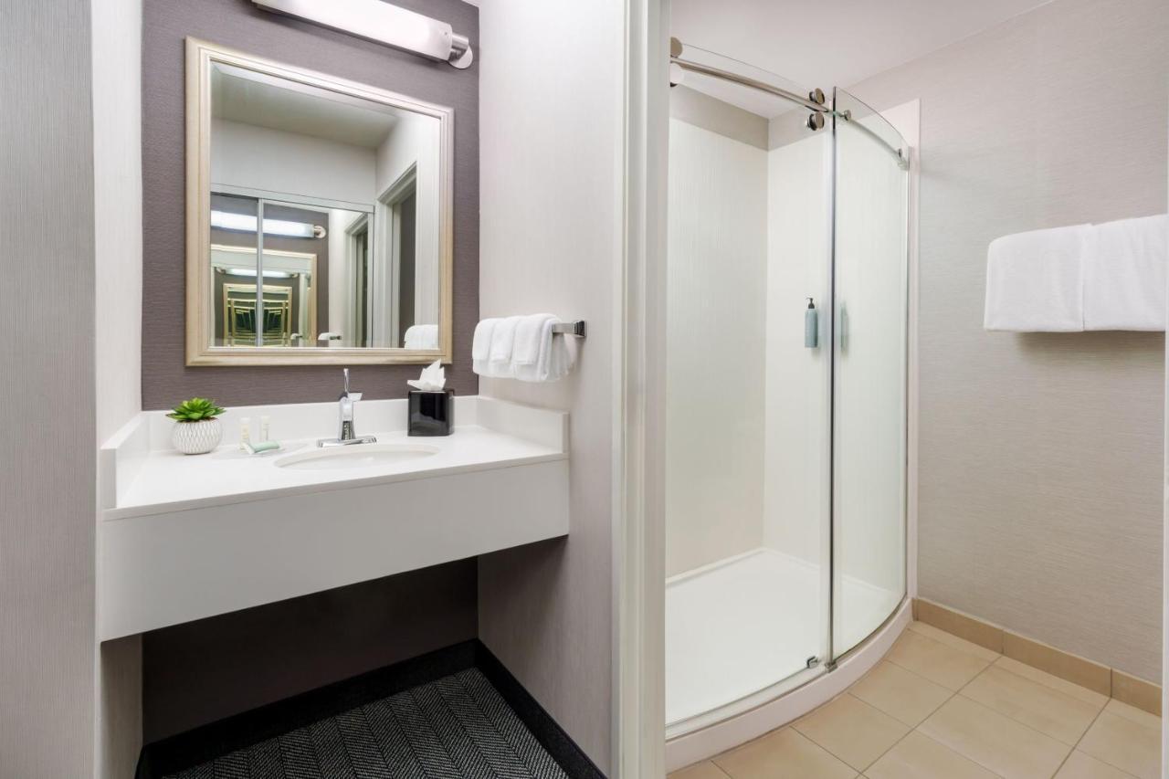 Courtyard By Marriott Sacramento Folsom Hotell Exteriör bild