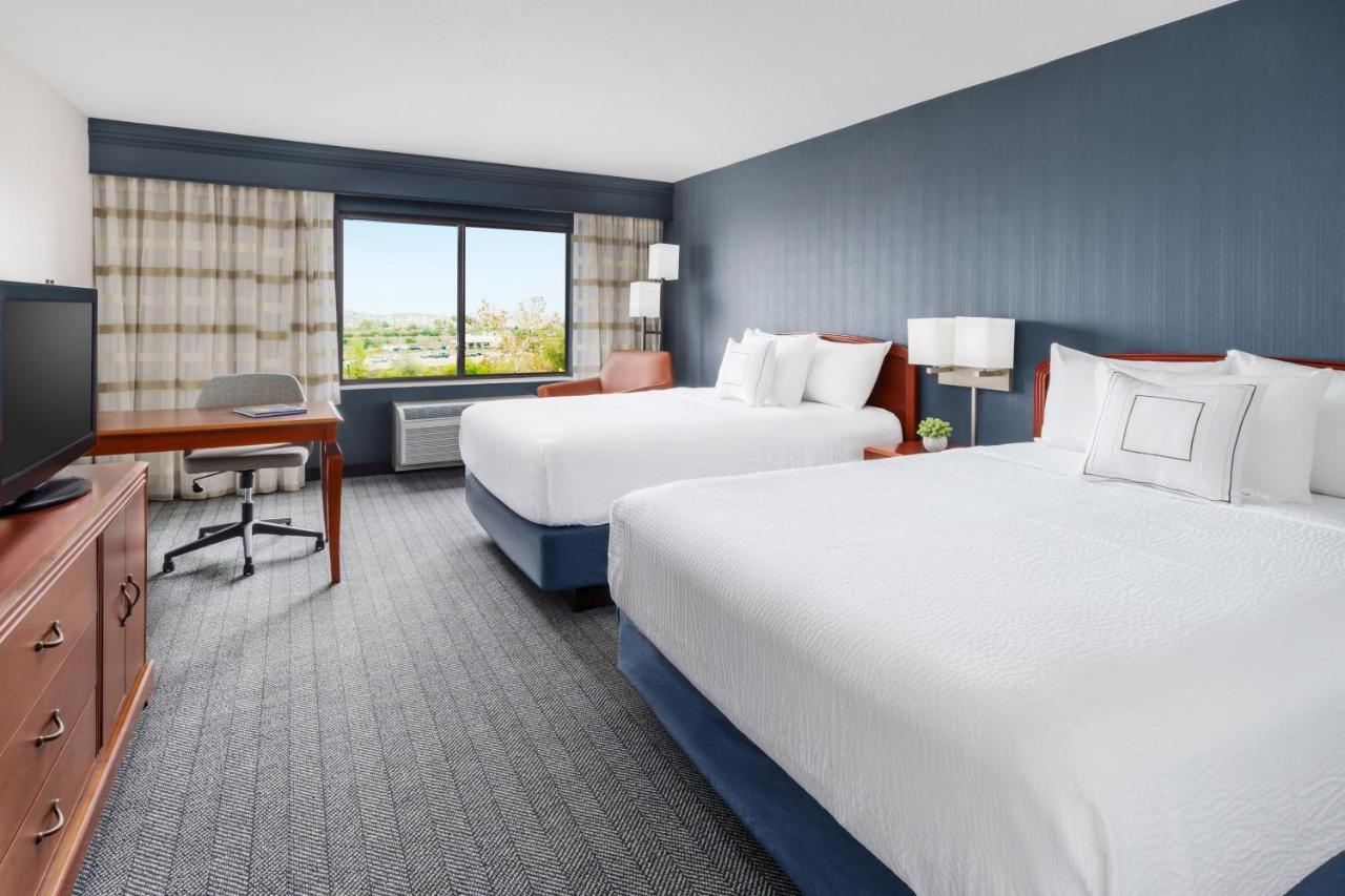 Courtyard By Marriott Sacramento Folsom Hotell Exteriör bild