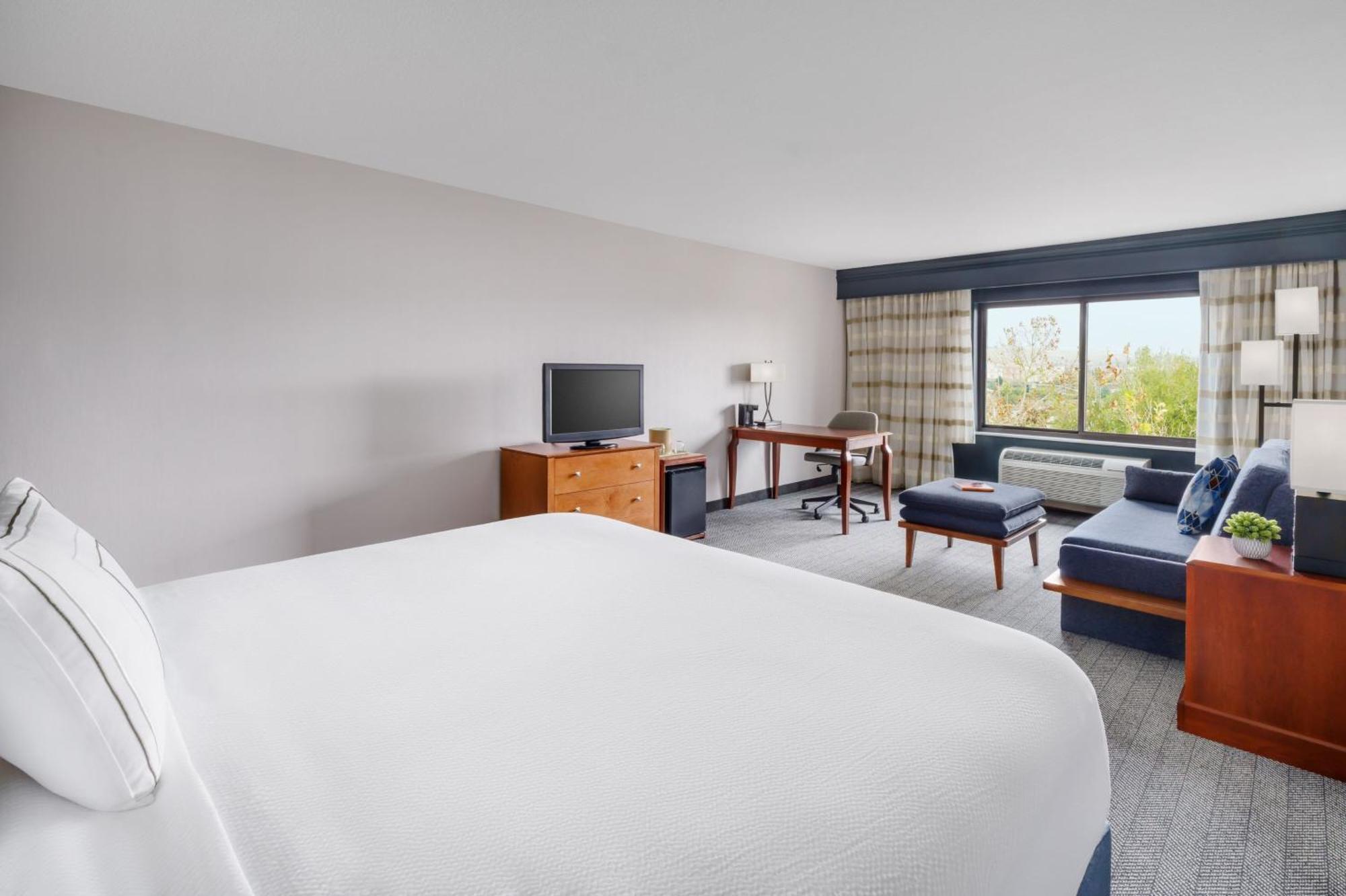 Courtyard By Marriott Sacramento Folsom Hotell Exteriör bild