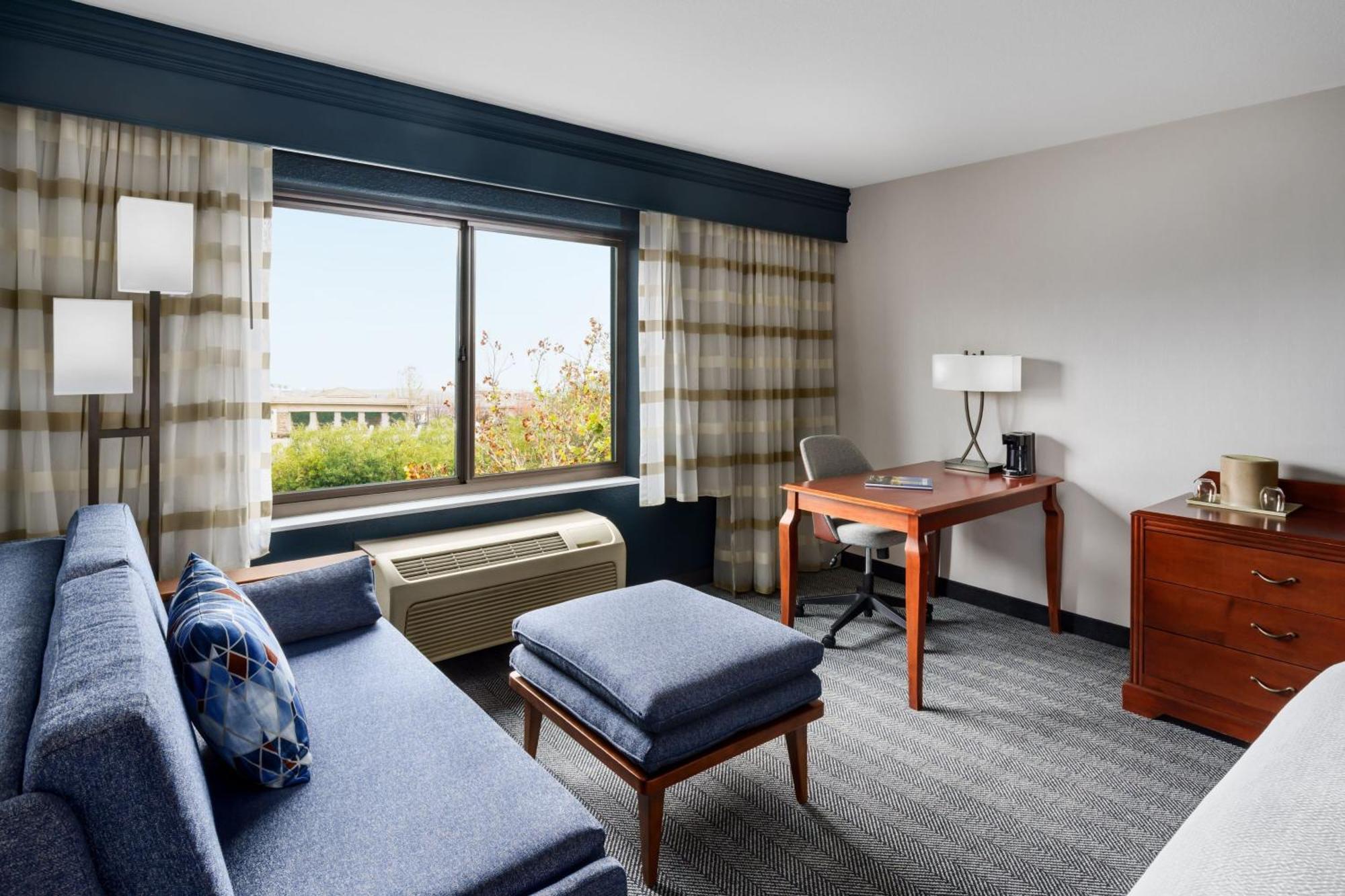 Courtyard By Marriott Sacramento Folsom Hotell Exteriör bild