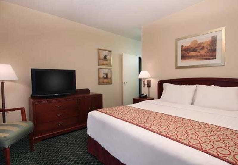 Courtyard By Marriott Sacramento Folsom Hotell Exteriör bild