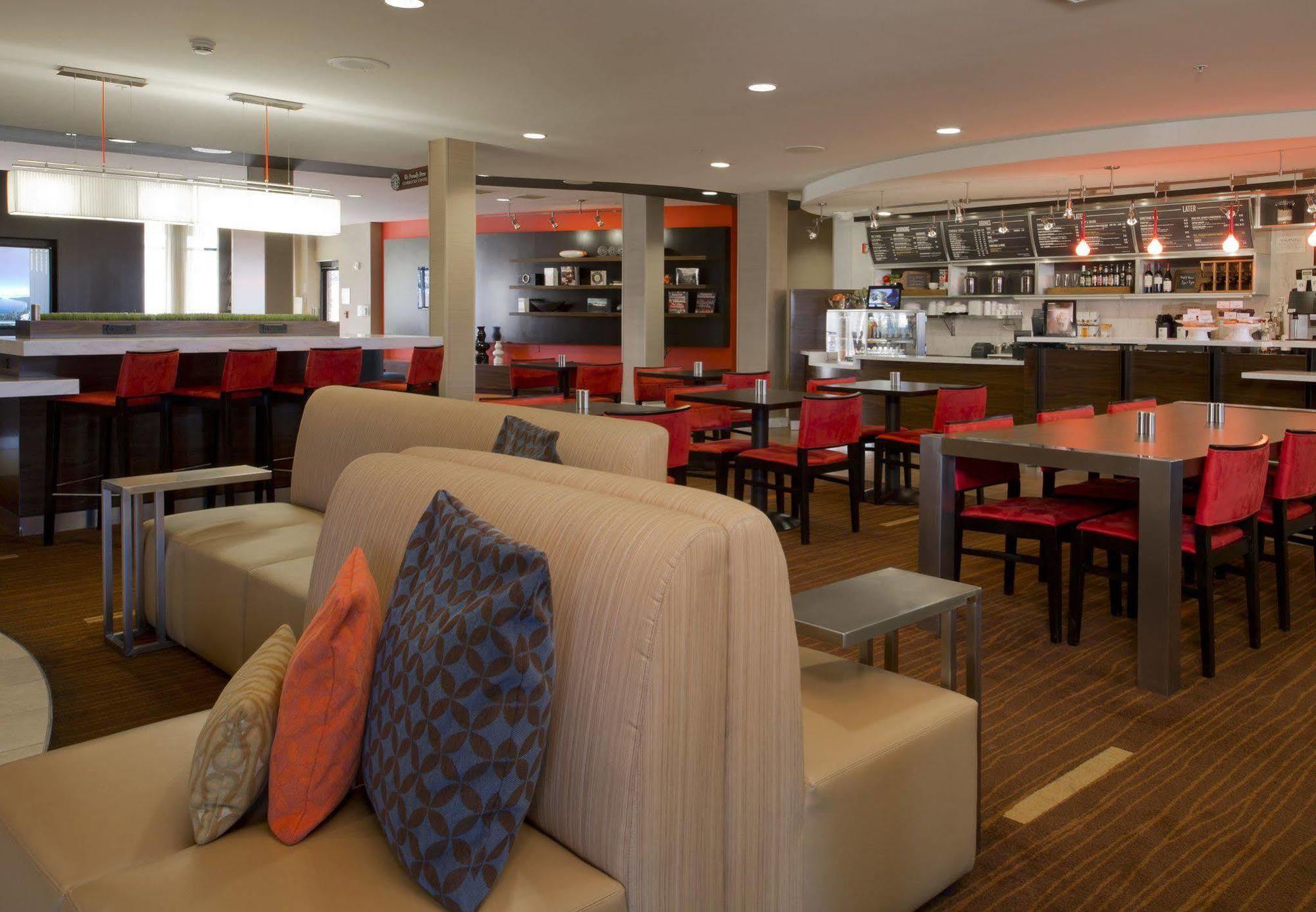 Courtyard By Marriott Sacramento Folsom Hotell Exteriör bild